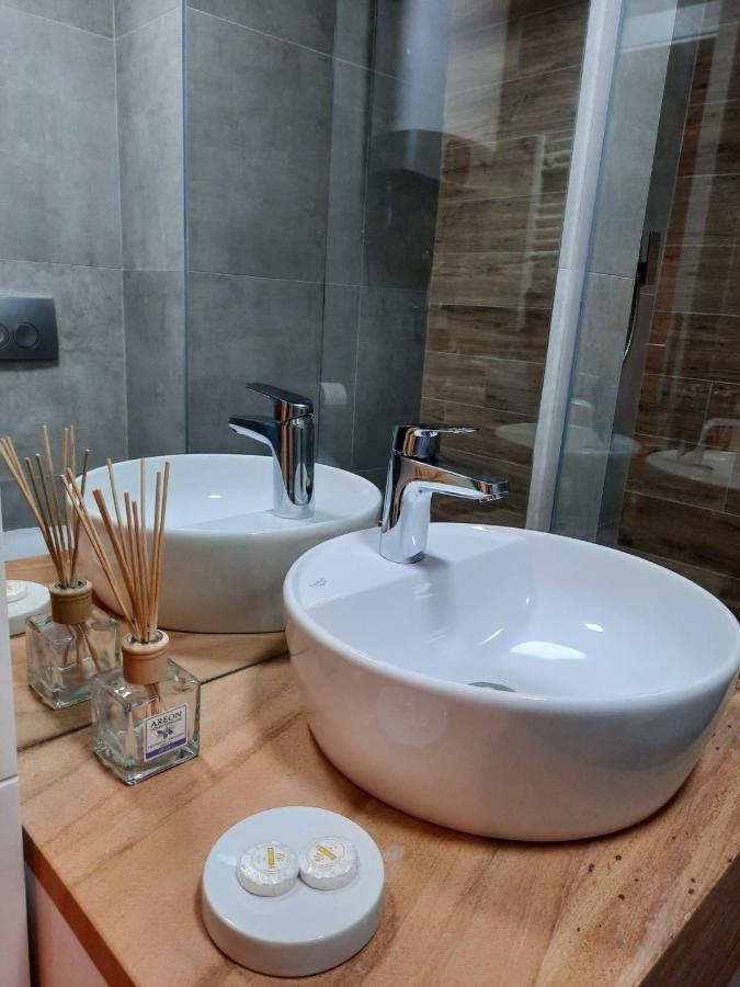 Apartment Pleasure Lux Novi Sad Bagian luar foto